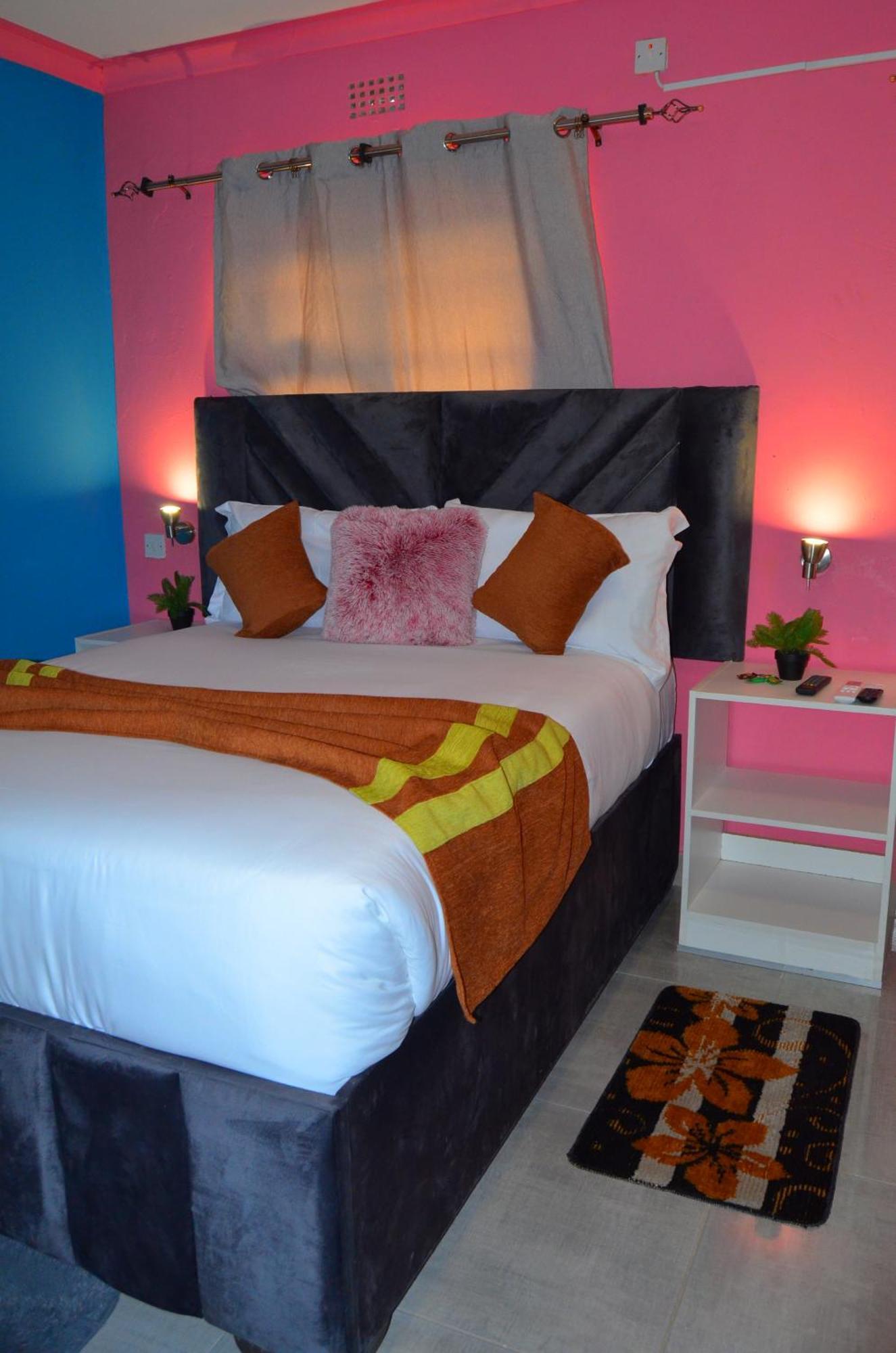Chobe Kulotu Guest House Касане Екстериор снимка